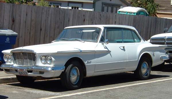 Plymouth_Valiant_HT_1961_Rick_Feibu.jpg
