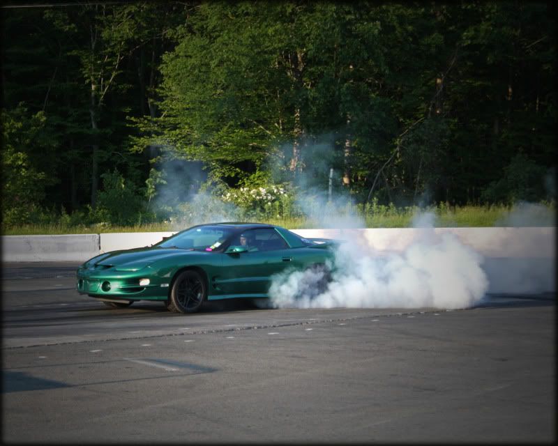 http://i219.photobucket.com/albums/cc107/PontiacGTA0316/98%20Trans%20Am/2011-6-15Burnout.jpg