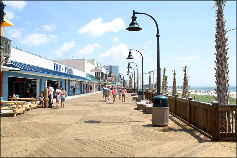 http://i219.photobucket.com/albums/cc107/PontiacGTA0316/Myrtle%20Beach%202010/Boardwalk.jpg