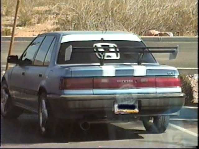 http://i219.photobucket.com/albums/cc107/PontiacGTA0316/rice/Civic_OldCheapRicer_Rear.jpg