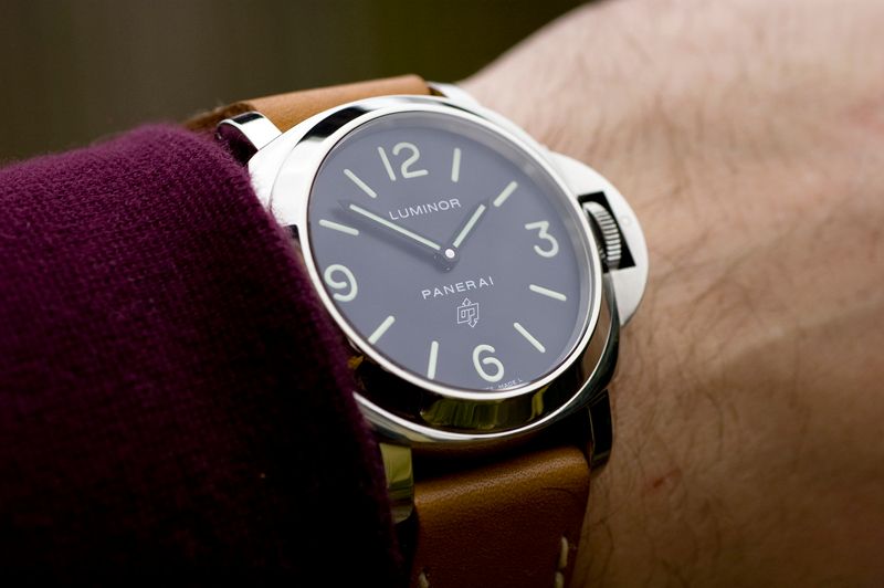 http://i219.photobucket.com/albums/cc124/rmbeard66/Panerai/000/PAM000_1.jpg