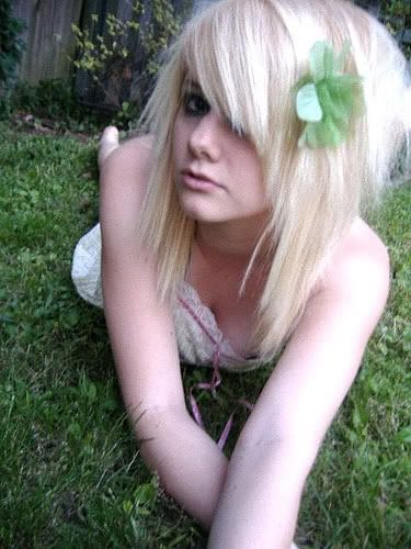 emo blonde hairstyles for girls. Hot Emo Girls Fashions With
