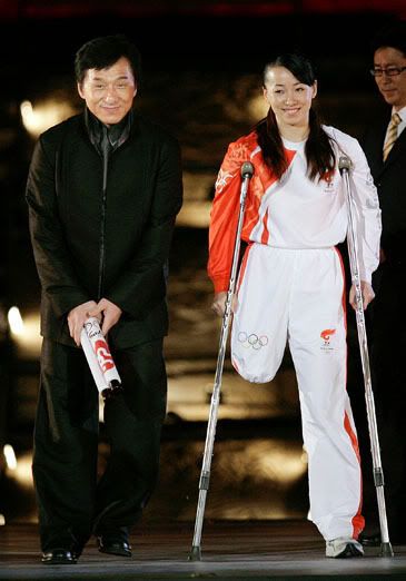 Jackie Chan and Jin Jing, a Chinese Paralympic fencer 2
