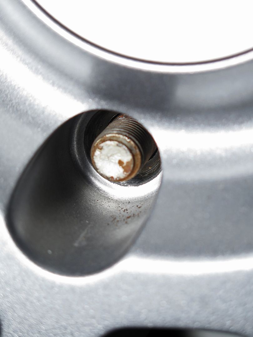 Aftermarket wheels with tapered/conical lug nuts too little thread