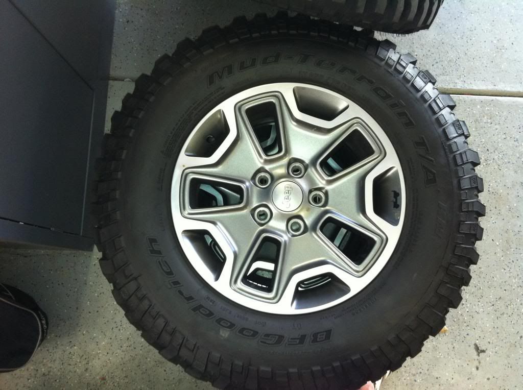 Stock Jeep Jk Rims & Tires Pirate 4x4