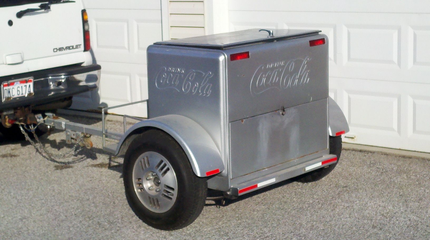 1940's Coke Cooler Trailer....NEATO!!! The H.A.M.B.