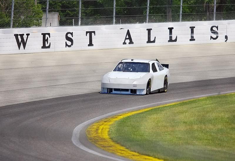 IMAGE: http://i219.photobucket.com/albums/cc54/biffbradford/MISC/BLOG%201MAY08/Auto/Legano4.jpg